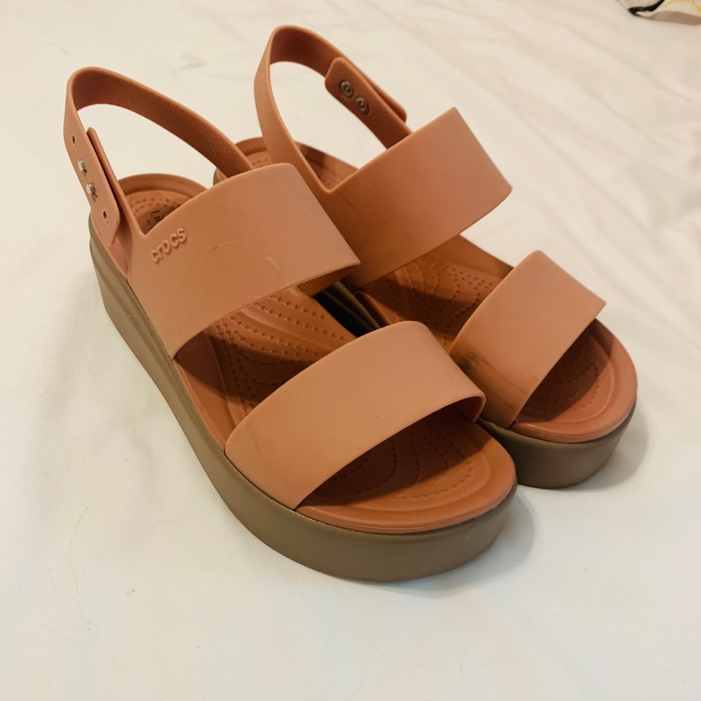 CROCS WOMENS BROOKLYN PLATFORM WEDGE SANDAL